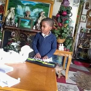 Meet your Posher, Nakia